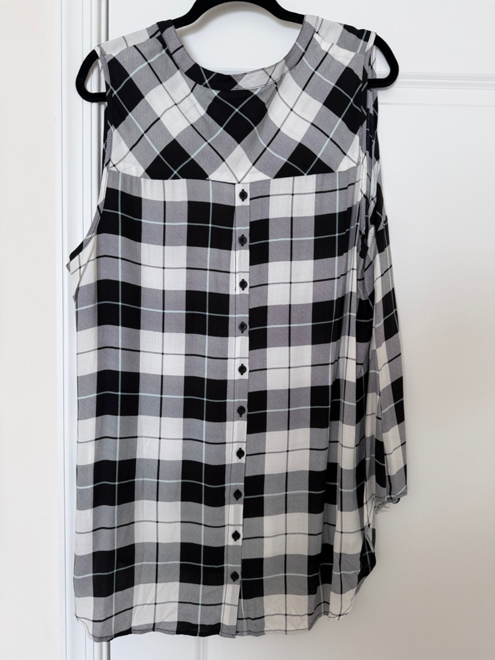 NWT Torrid Black & White Plaid Sleeveless V-Neck Top - Picture 5 of 5